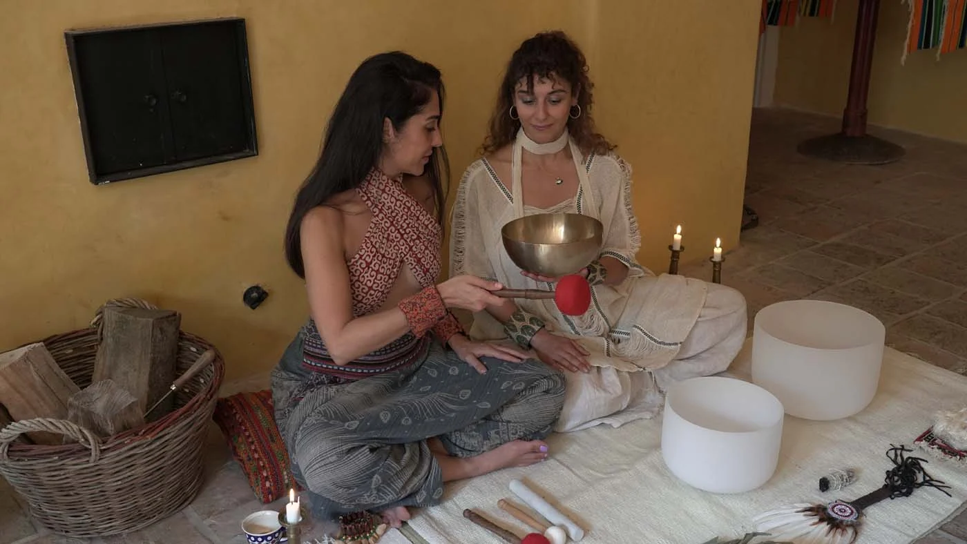 Jasmin and Nilou preparing a sound healing session